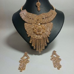 Set Bollywood Luxe Collier Boucles oreilles et tikka