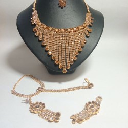 Set Bollywood Luxe Collier Boucles oreilles bracelet/bague et tikka