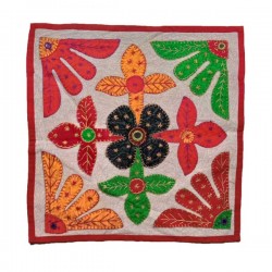 Coussin Broderie motif floral