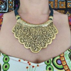 Collier Indien plastron doré