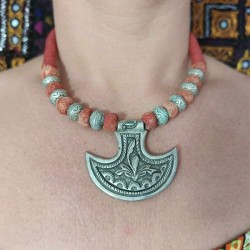 Collier Indien Pendentif Hache - Rouge