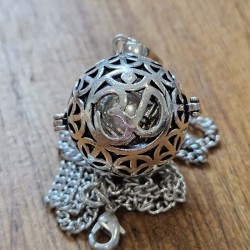 Bola de grossesse Indienne Aum avec chaîne