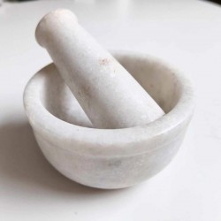 Pilon en marbre blanc