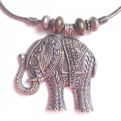 Collier éléphant sculpté indien
