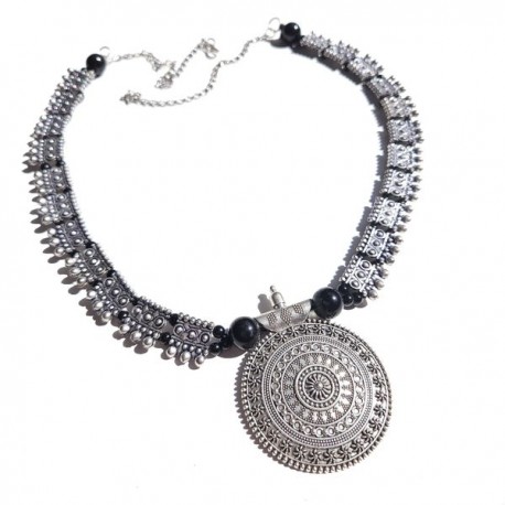 Collier protection indienne